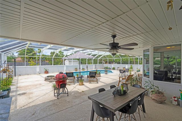 1501 NW 20th St, Homestead, FL 33030