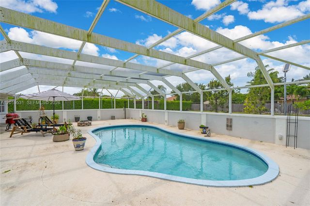 1501 NW 20th St, Homestead, FL 33030