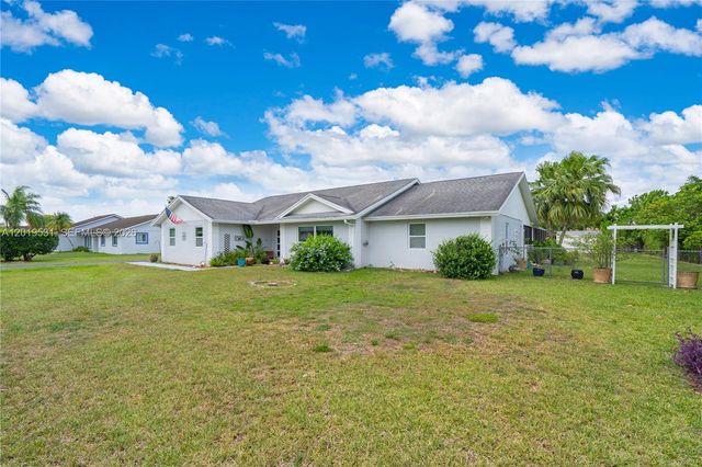 1501 NW 20th St, Homestead, FL 33030