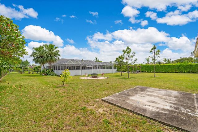 1501 NW 20th St, Homestead, FL 33030