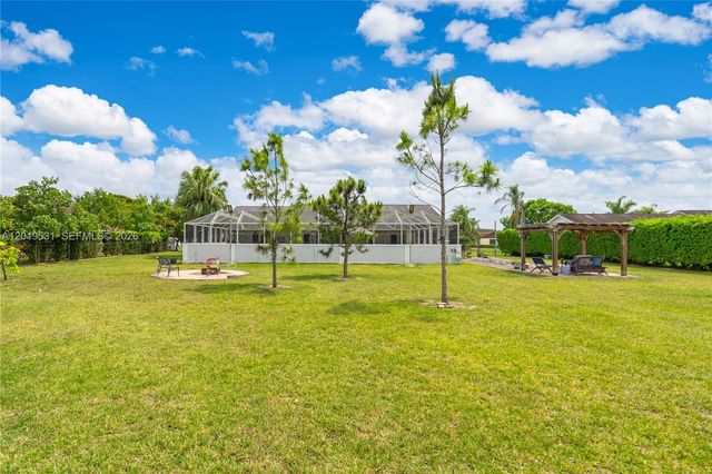 1501 NW 20th St, Homestead, FL 33030