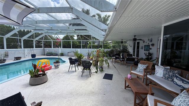 1501 NW 20th St, Homestead, FL 33030