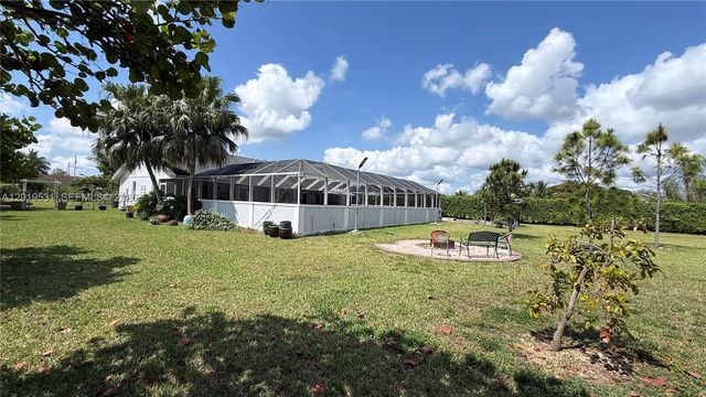 1501 NW 20th St, Homestead, FL 33030