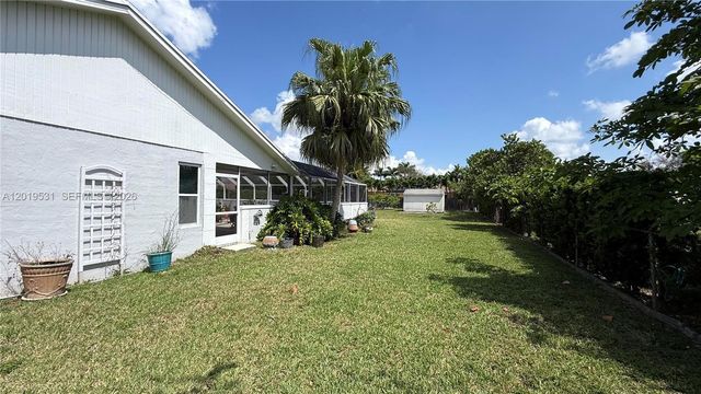 1501 NW 20th St, Homestead, FL 33030