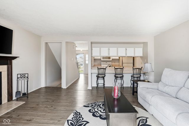 9415 Timber View Drive, Indianapolis, IN 46250