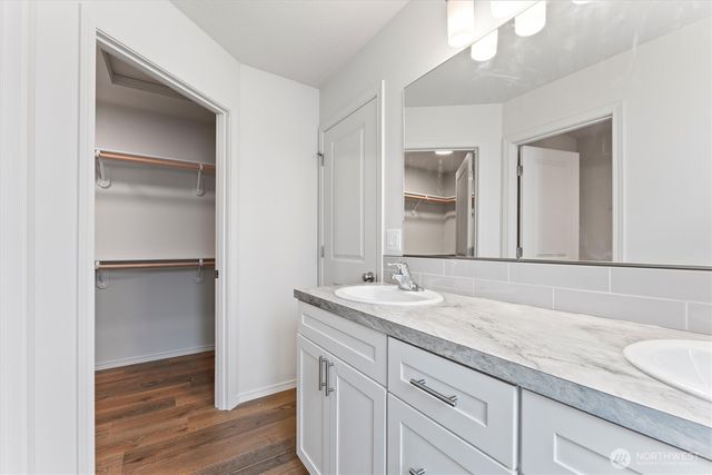 924 La Vista Drive, Warden, WA 98857