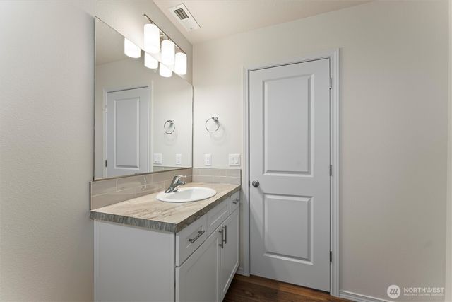 924 La Vista Drive, Warden, WA 98857