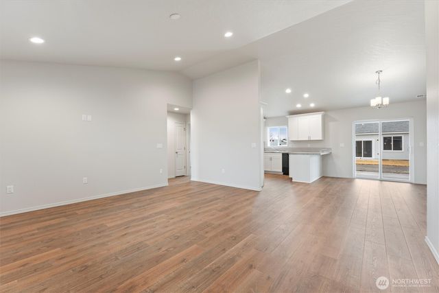 924 La Vista Drive, Warden, WA 98857