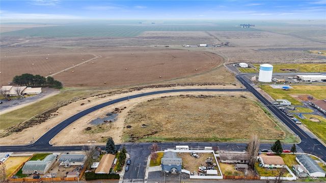 924 La Vista Drive, Warden, WA 98857