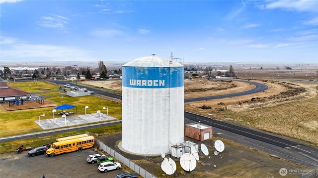 924 La Vista Drive, Warden, WA 98857