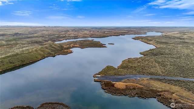 924 La Vista Drive, Warden, WA 98857