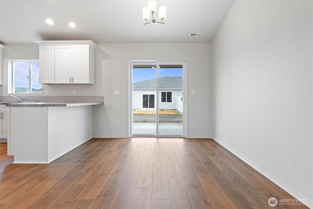 924 La Vista Drive, Warden, WA 98857