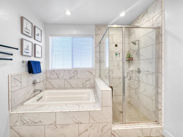 411 S Atlantica Dr, Madera, CA 93636