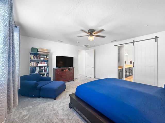 411 S Atlantica Dr, Madera, CA 93636