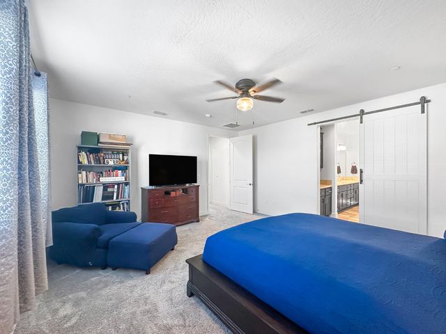 411 S Atlantica Dr, Madera, CA 93636