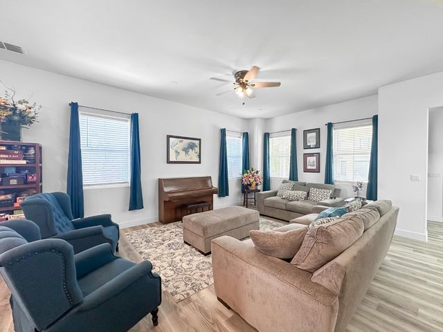 411 S Atlantica Dr, Madera, CA 93636