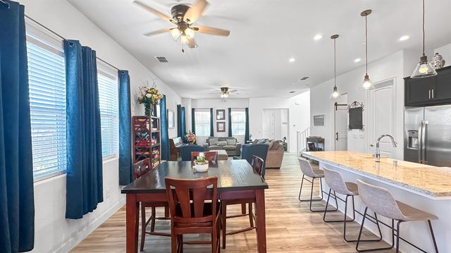 411 S Atlantica Dr, Madera, CA 93636