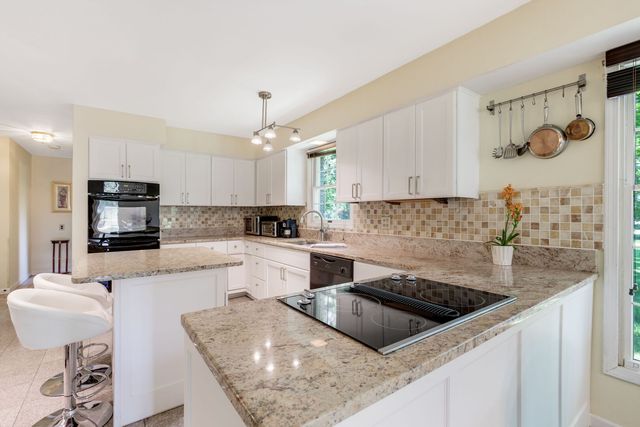 7 Willow Bay Drive, South Barrington, IL 60010