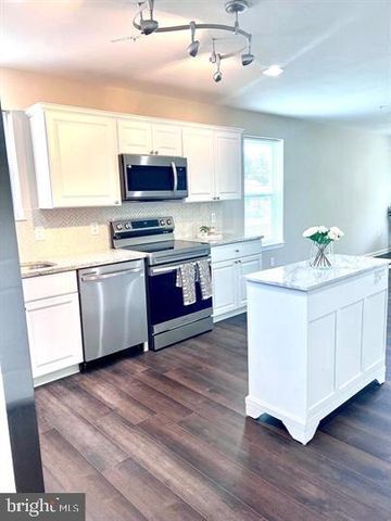 2105 RUATAN ST, Hyattsville, MD 20783