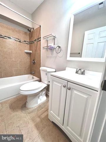 2105 RUATAN ST, Hyattsville, MD 20783