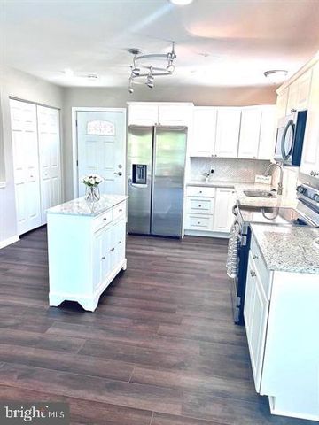 2105 RUATAN ST, Hyattsville, MD 20783