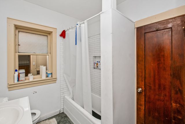 7918 S Champlain Avenue, Chicago, IL 60619