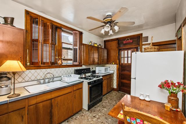 7918 S Champlain Avenue, Chicago, IL 60619