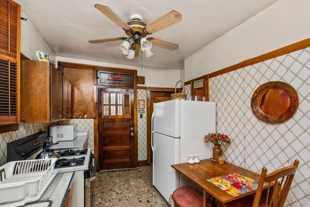 7918 S Champlain Avenue, Chicago, IL 60619