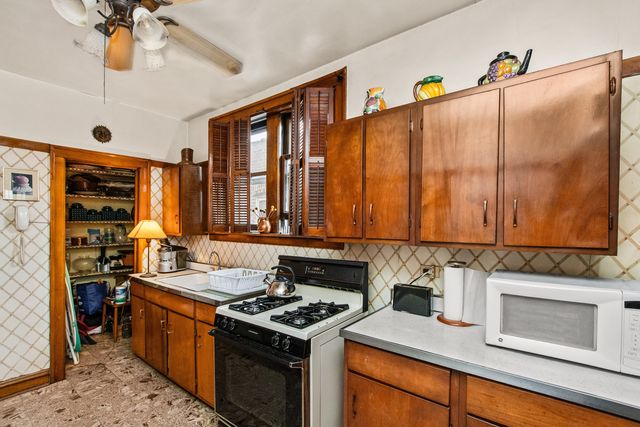 7918 S Champlain Avenue, Chicago, IL 60619