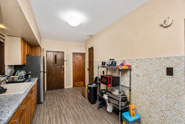 7918 S Champlain Avenue, Chicago, IL 60619