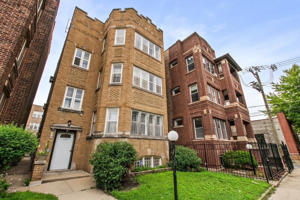 7918 S Champlain Avenue, Chicago, IL 60619
