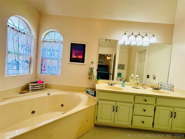 114516 Portside Drive, Eufaula, OK 74432