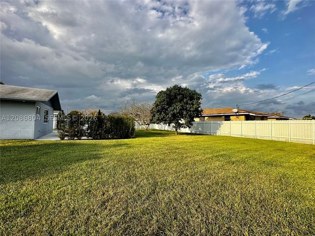 18155 SW 105th Ave, Miami, FL 33157