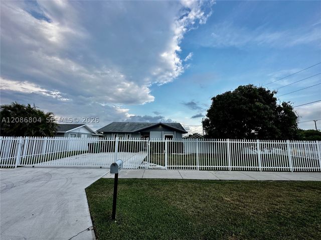 18155 SW 105th Ave, Miami, FL 33157