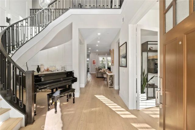 70 Ray, Irvine, CA 92618