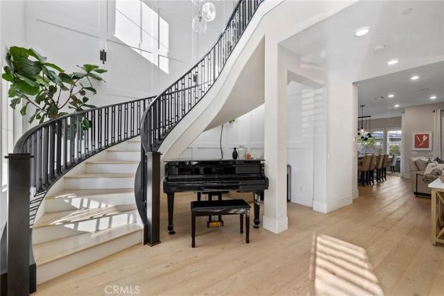 70 Ray, Irvine, CA 92618