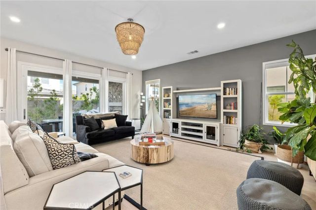 70 Ray, Irvine, CA 92618