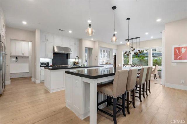 70 Ray, Irvine, CA 92618