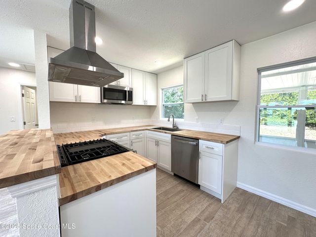 4440 Stuart Avenue, Titusville, FL 32780