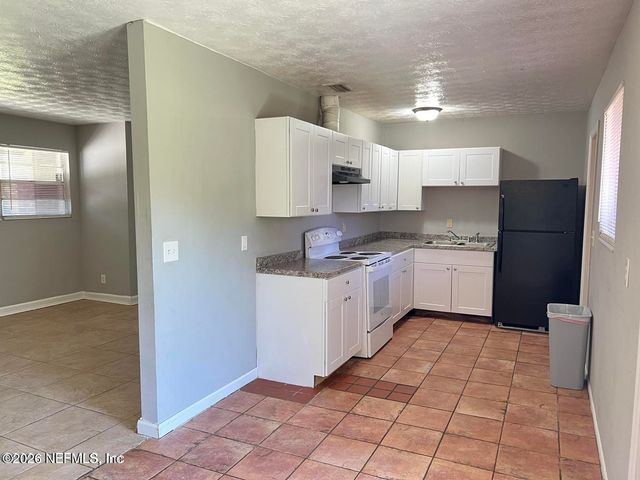 6634 KINLOCK Drive, Jacksonville, FL 32219