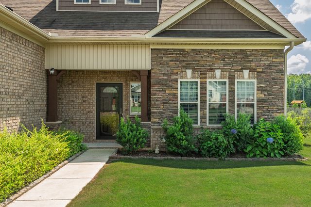 48 Hancock Branch Dr, Fayetteville, TN 37334