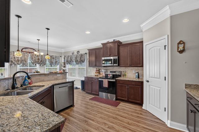 48 Hancock Branch Dr, Fayetteville, TN 37334