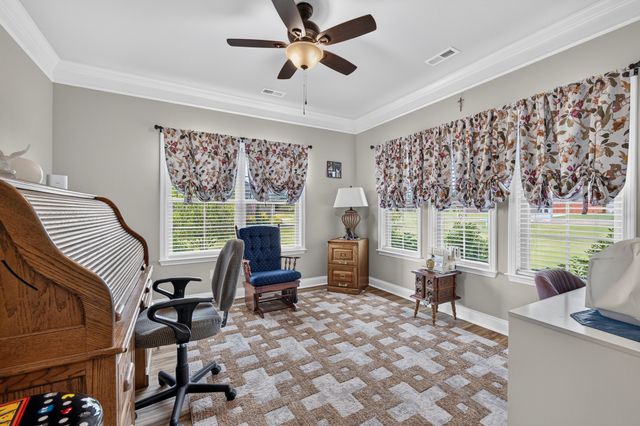 48 Hancock Branch Dr, Fayetteville, TN 37334