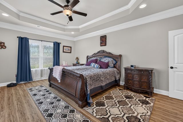 48 Hancock Branch Dr, Fayetteville, TN 37334