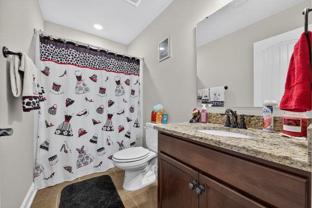 48 Hancock Branch Dr, Fayetteville, TN 37334