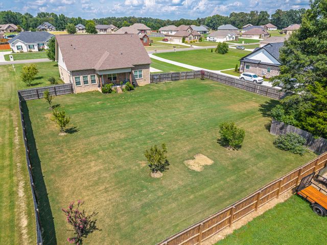 48 Hancock Branch Dr, Fayetteville, TN 37334