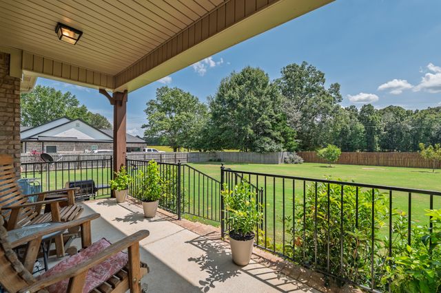 48 Hancock Branch Dr, Fayetteville, TN 37334