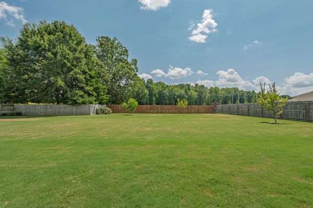 48 Hancock Branch Dr, Fayetteville, TN 37334
