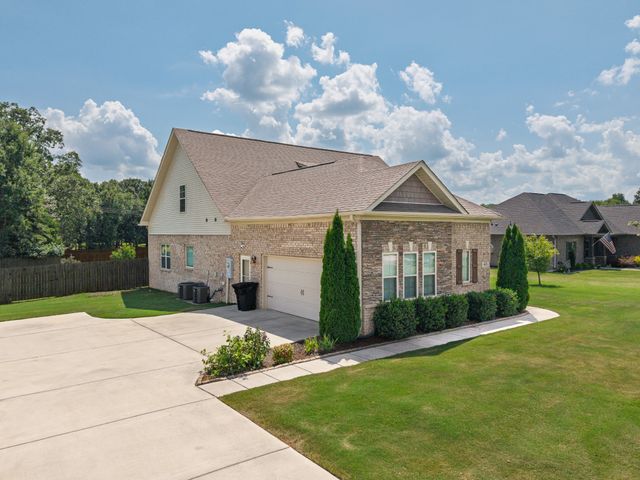 48 Hancock Branch Dr, Fayetteville, TN 37334