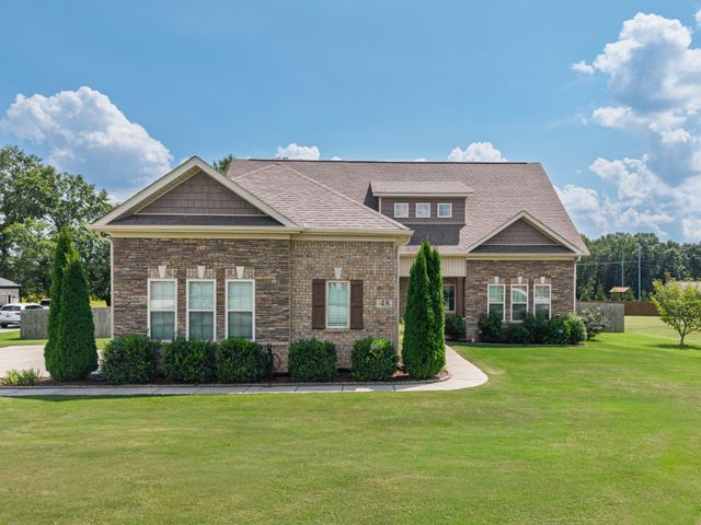 48 Hancock Branch Dr, Fayetteville, TN 37334